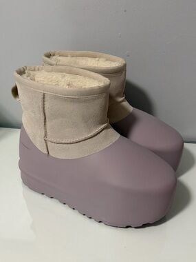 UGG Women's Short Platform Boot in Beige and Mauve